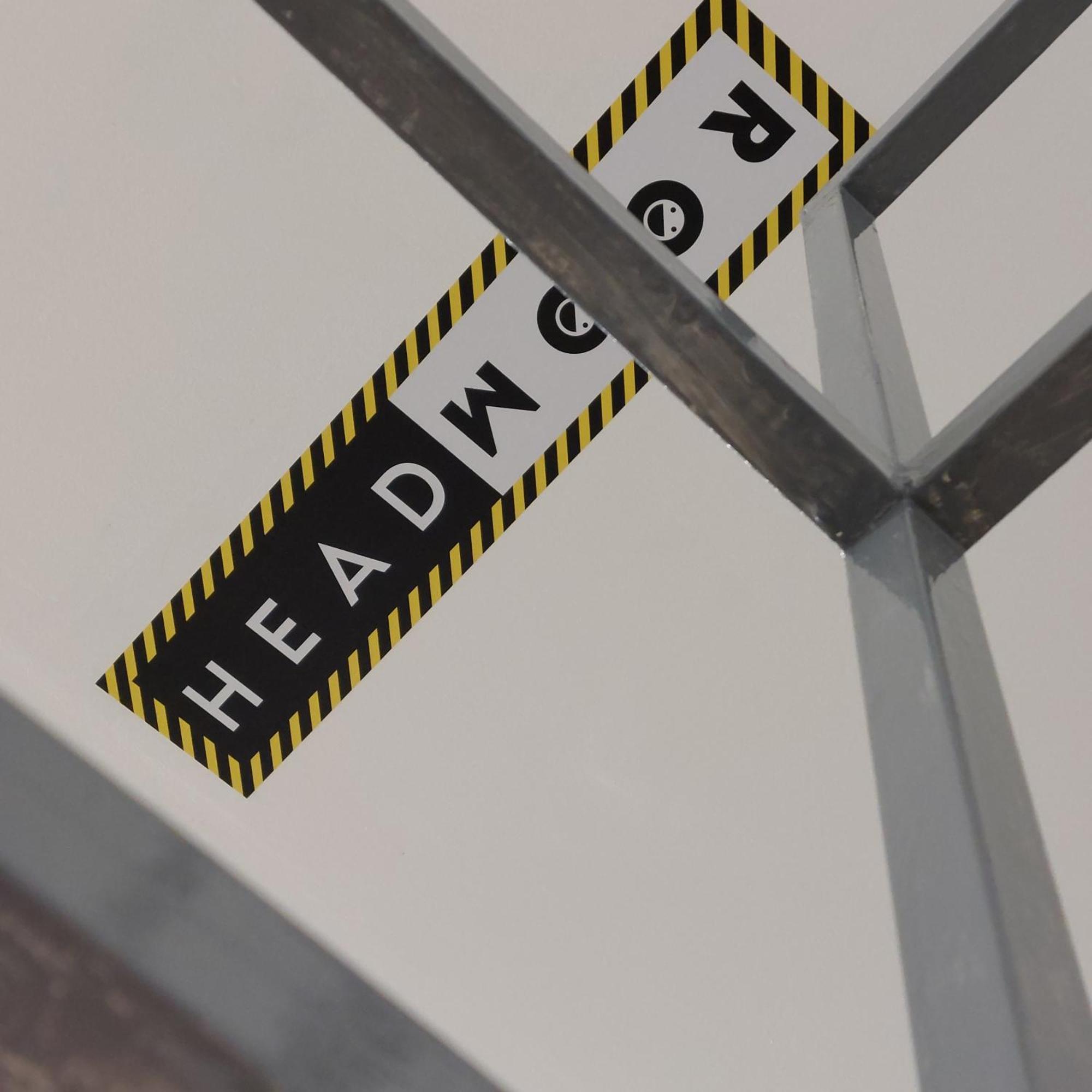 Headroom Apartment *