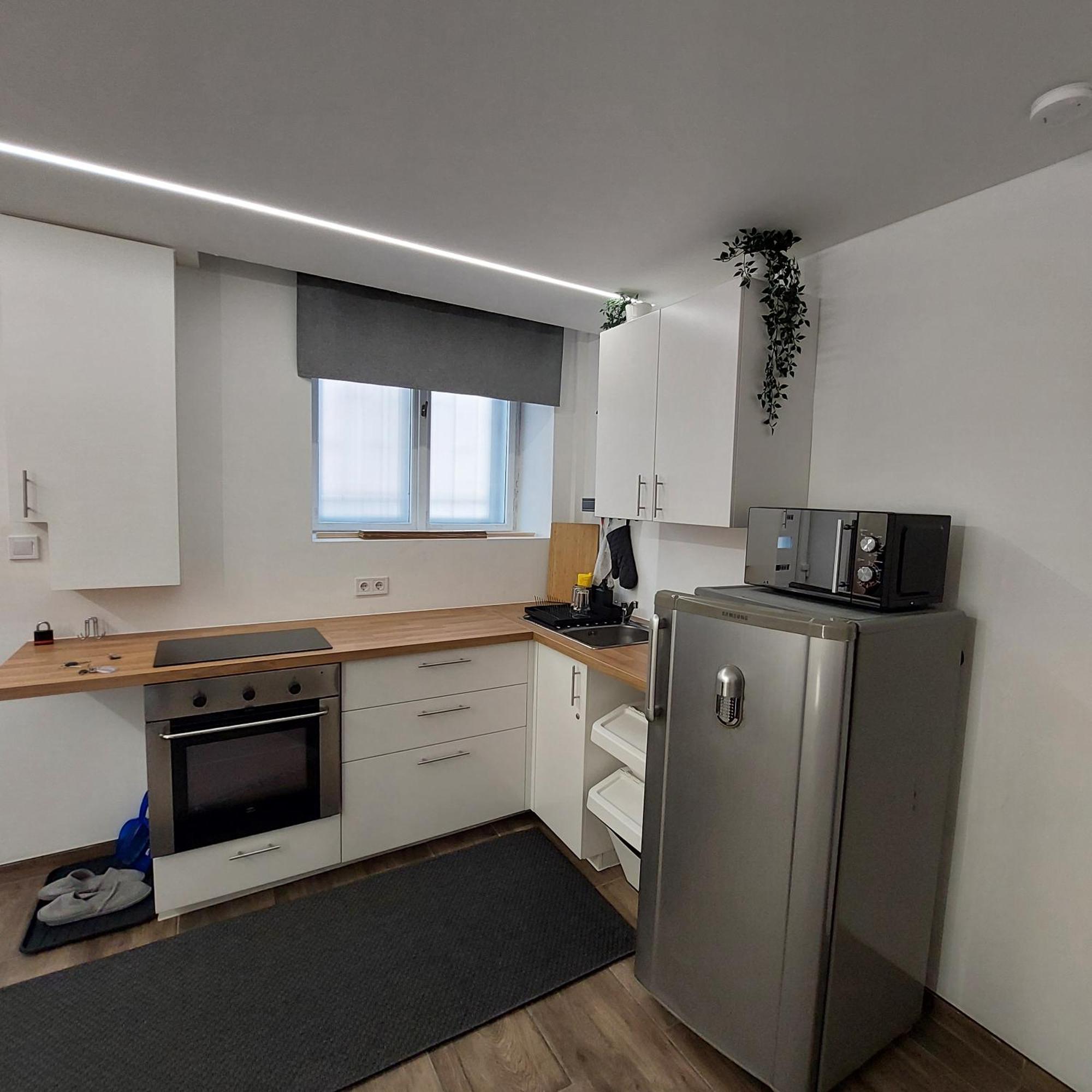 Headroom Apartment